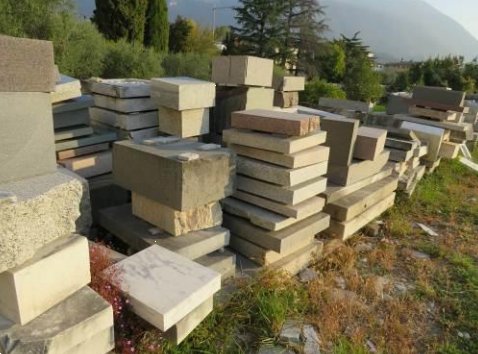 terreno edificabile in vendita a Caprino Veronese in zona Pazzon