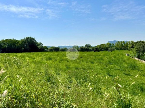terreno edificabile in vendita a Caprino Veronese in zona Pesina