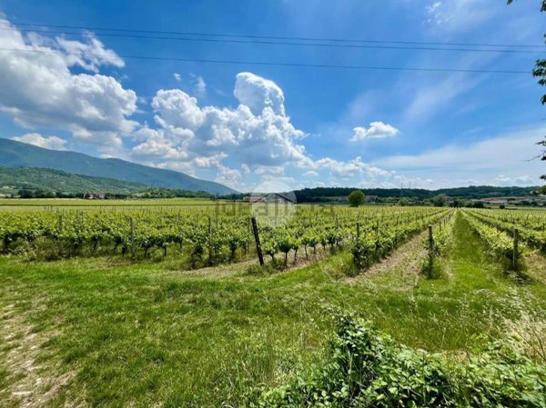 terreno agricolo in vendita a Caprino Veronese