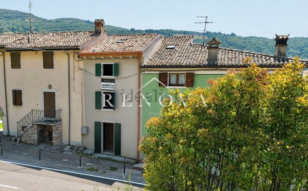 appartamento in vendita a Caprino Veronese