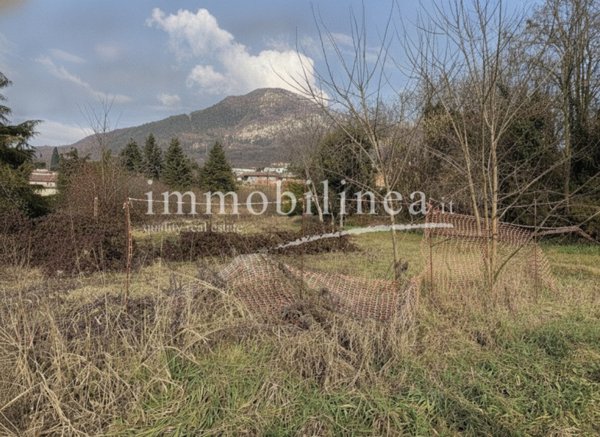casa indipendente in vendita a Caprino Veronese