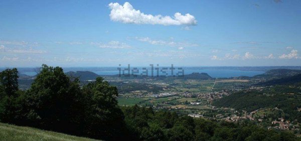 casa indipendente in vendita a Caprino Veronese in zona Spiazzi
