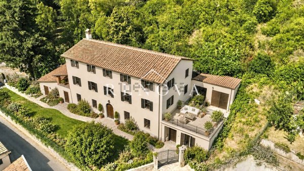 casale in vendita a Caprino Veronese