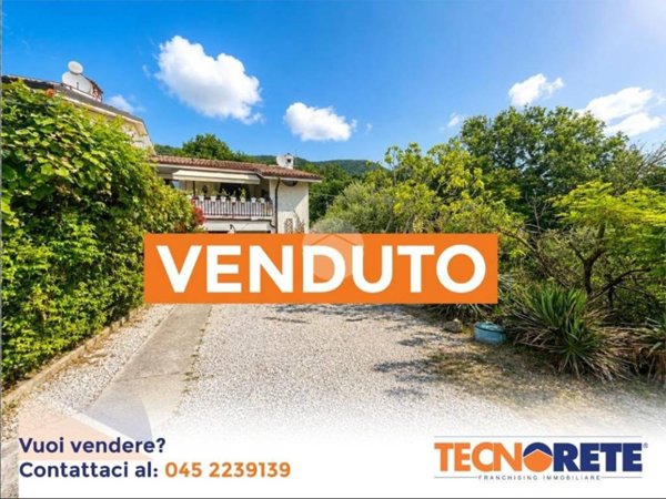 casa indipendente in vendita a Caprino Veronese in zona Pesina