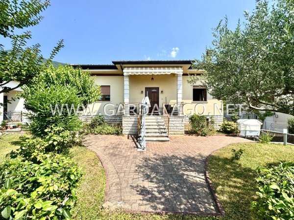 casa indipendente in vendita a Caprino Veronese
