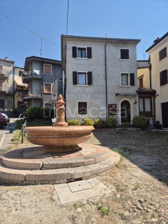 appartamento in vendita a Caprino Veronese in zona Pesina
