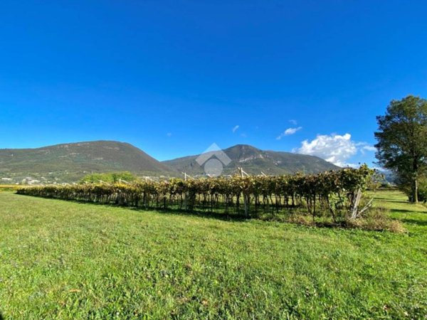 terreno edificabile in vendita a Caprino Veronese in zona Pesina