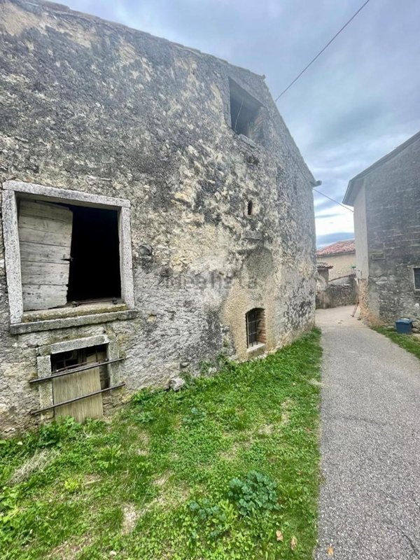casale in vendita a Caprino Veronese