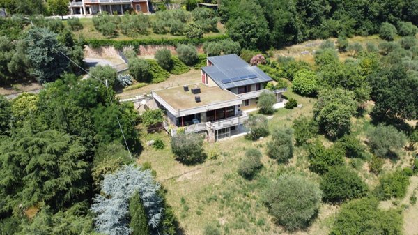 casa indipendente in vendita a Caprino Veronese in zona Pesina