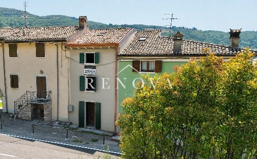 appartamento in vendita a Caprino Veronese