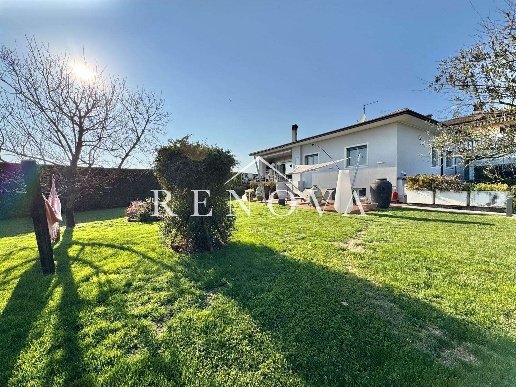 casa indipendente in vendita a Caprino Veronese in zona Pesina