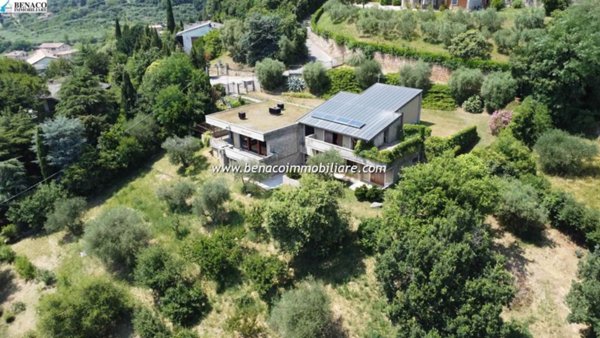 casa indipendente in vendita a Caprino Veronese in zona Pesina
