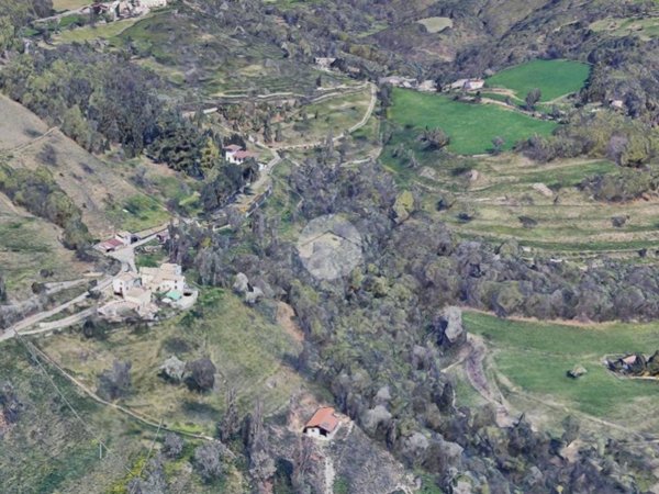 terreno edificabile in vendita a Caprino Veronese