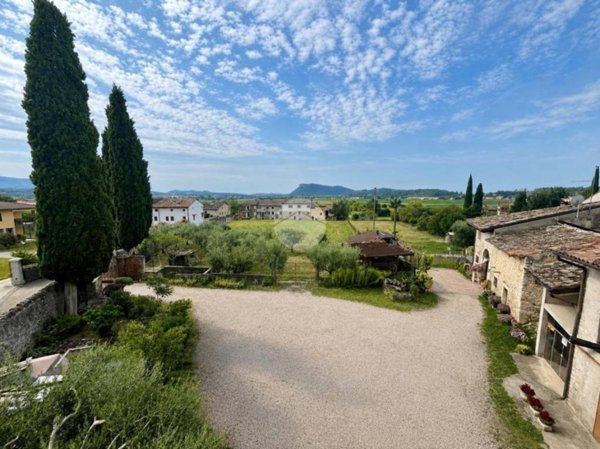 casa indipendente in vendita a Caprino Veronese in zona Pesina