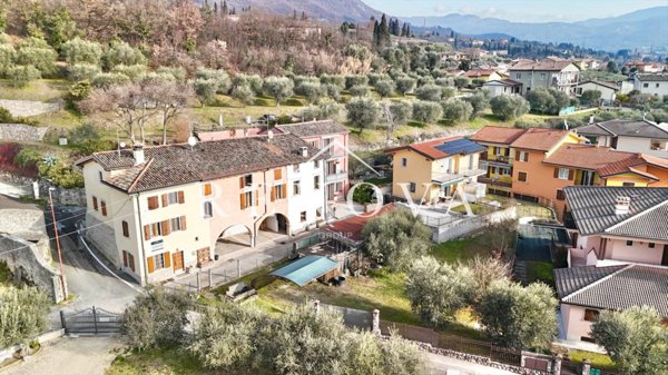 casa indipendente in vendita a Caprino Veronese in zona Pesina