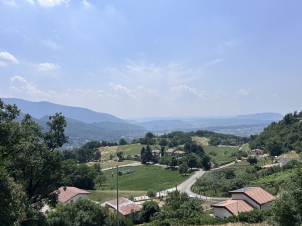 terreno in vendita a Caprino Veronese in zona Pesina