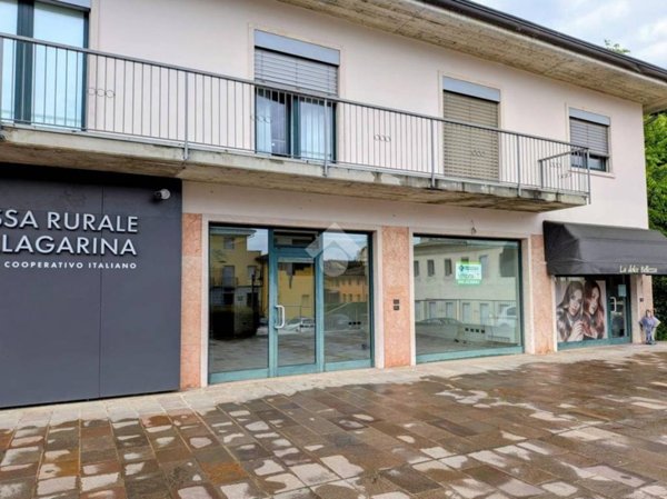 ufficio in vendita a Caprino Veronese in zona Pesina