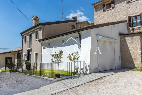casa indipendente in vendita a Caprino Veronese