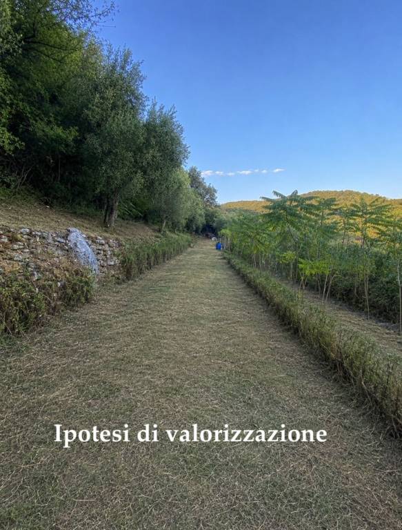 terreno in vendita a Caprino Veronese in zona Pesina
