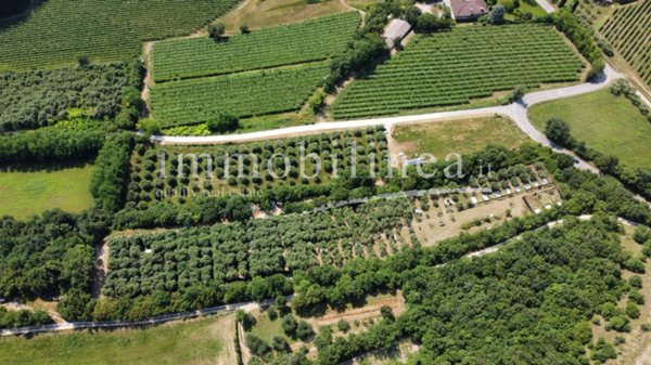 terreno edificabile in vendita a Caprino Veronese