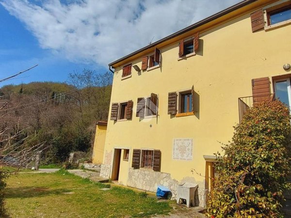 appartamento in vendita a Caprino Veronese