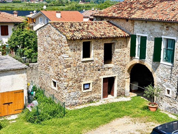ufficio in vendita a Caprino Veronese