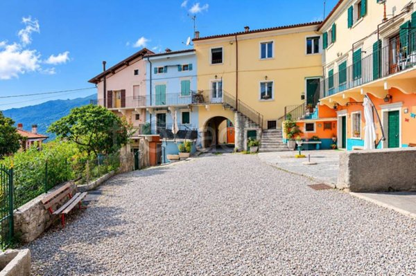 casa indipendente in vendita a Caprino Veronese in zona Spiazzi