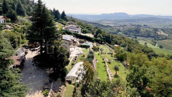 casa indipendente in vendita a Caprino Veronese in zona Pesina