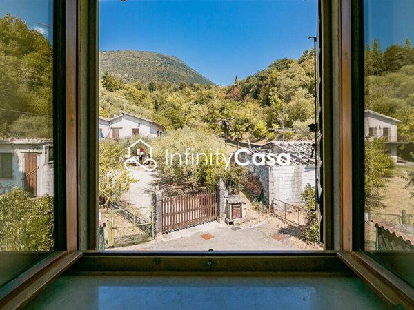 casa indipendente in vendita a Caprino Veronese