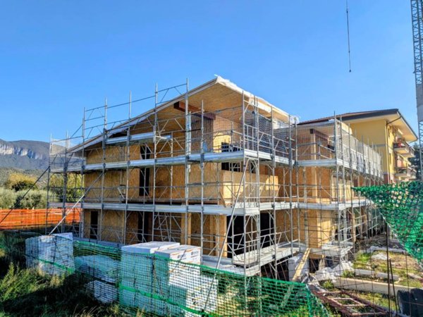 appartamento in vendita a Caprino Veronese in zona Pesina
