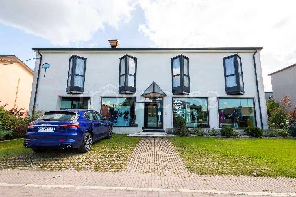 negozio in vendita a Casaleone in zona Venera