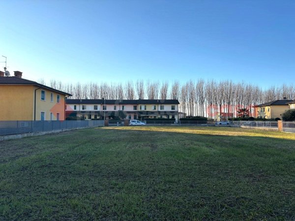 terreno in vendita a Casaleone in zona Sustinenza