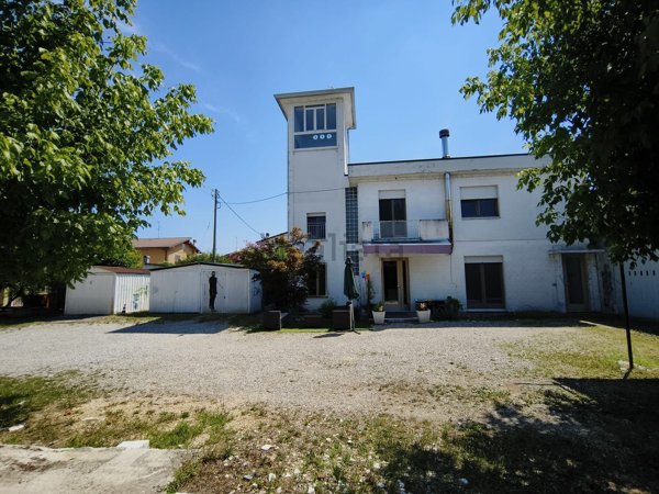casa indipendente in vendita a Casaleone in zona Sustinenza