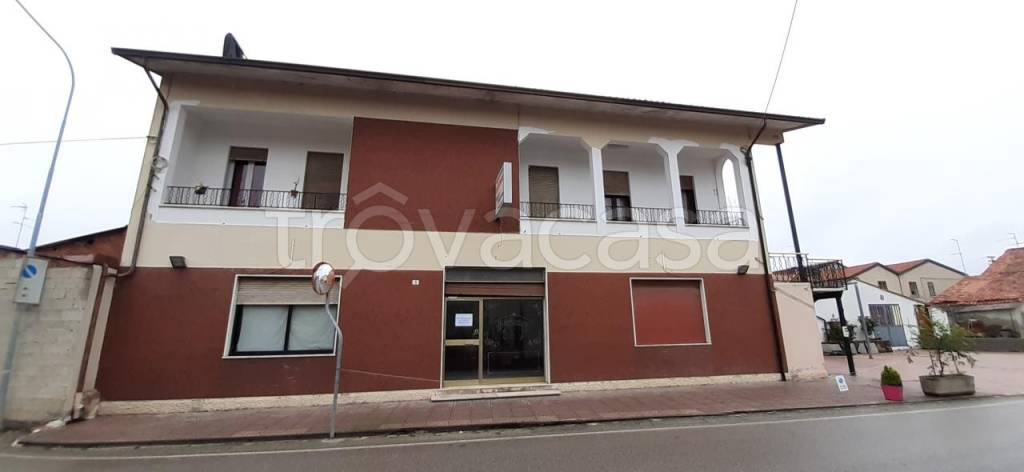 locale commerciale in vendita a Casaleone in zona Sustinenza
