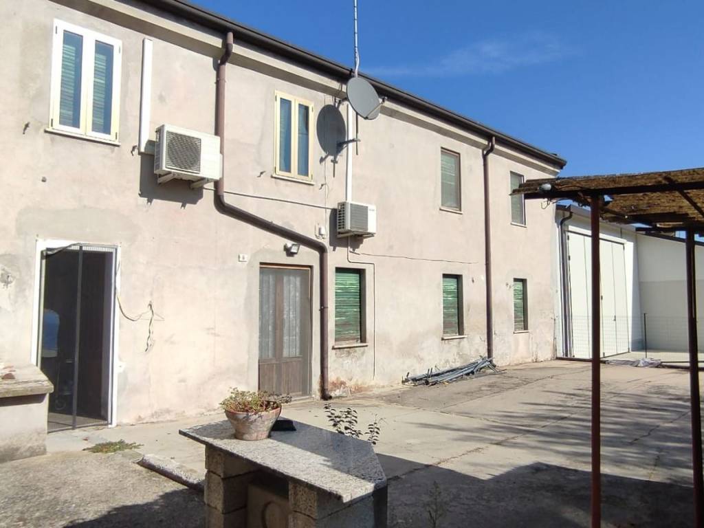 casa indipendente in vendita a Casaleone in zona Sustinenza