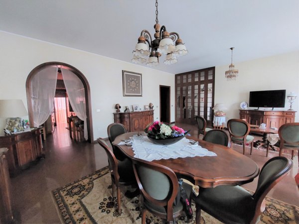 casa indipendente in vendita a Castagnaro in zona Menà