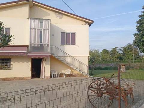 casa indipendente in vendita a Castagnaro