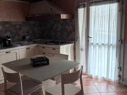 casa indipendente in vendita a Castagnaro in zona Menà