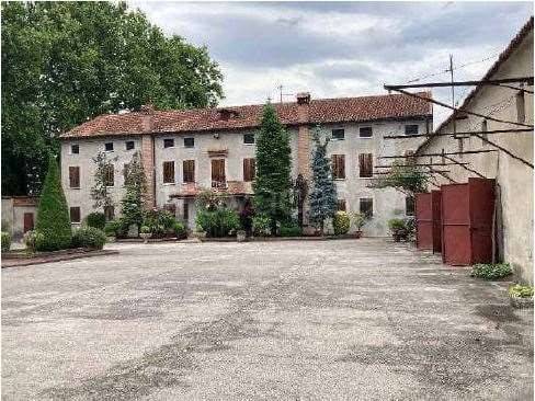 villa in vendita a Castagnaro in zona Menà