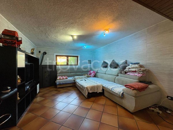 casa indipendente in vendita a Castagnaro in zona Menà