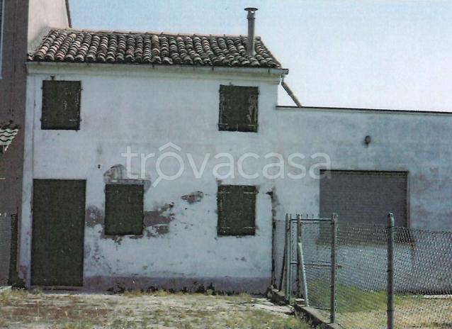 casa indipendente in vendita a Castagnaro in zona Menà