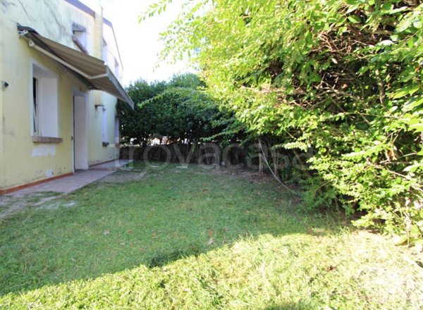 appartamento in vendita a Castagnaro in zona Menà