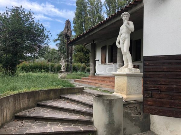 casa indipendente in vendita a Castagnaro in zona Menà