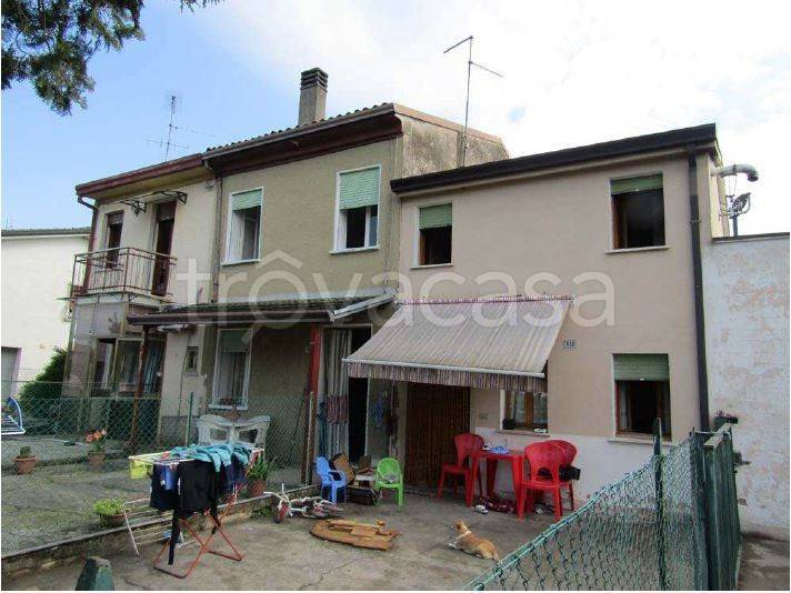 casa indipendente in vendita a Castagnaro in zona Menà