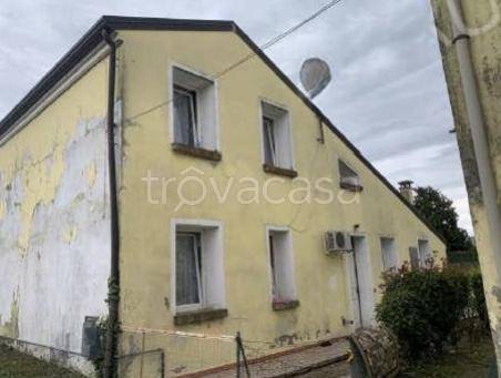 casa indipendente in vendita a Castagnaro in zona Menà