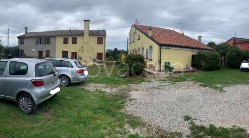 casa indipendente in vendita a Castagnaro in zona Menà