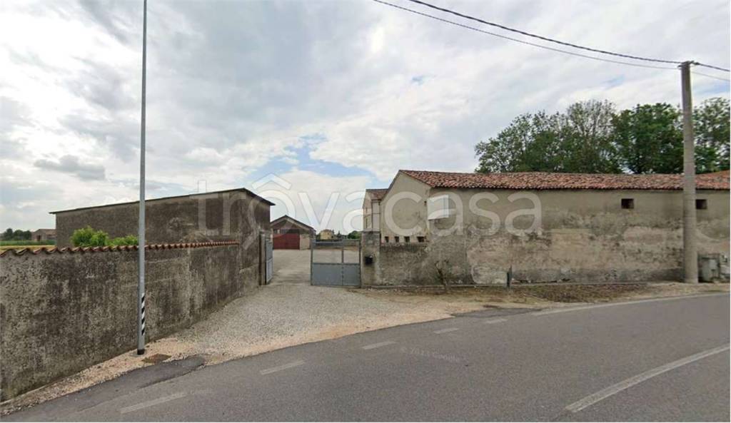 casa indipendente in vendita a Castagnaro in zona Menà