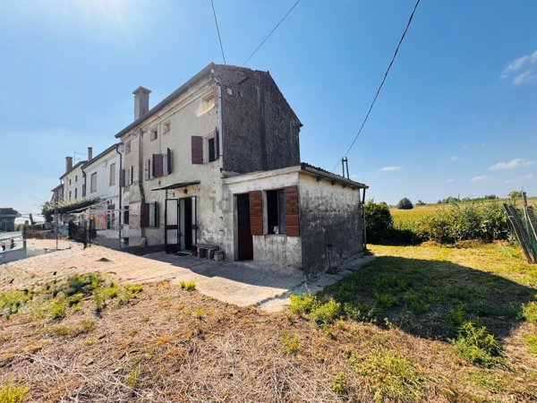 casa indipendente in vendita a Castagnaro in zona Menà