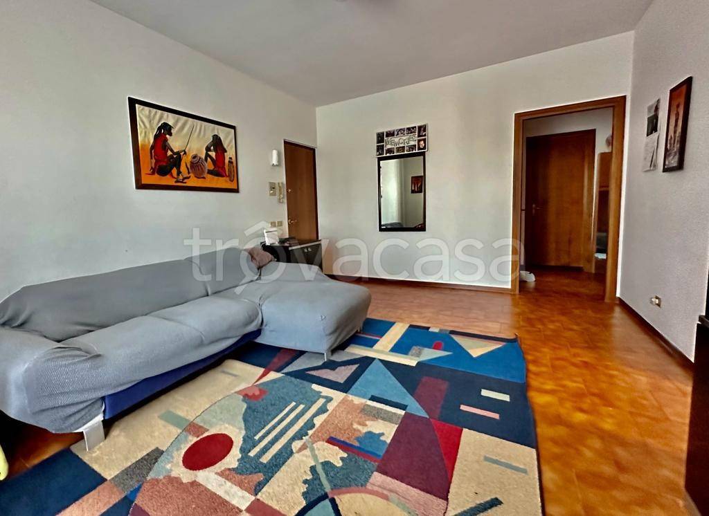 appartamento in vendita a Castel d'Azzano in zona Azzano