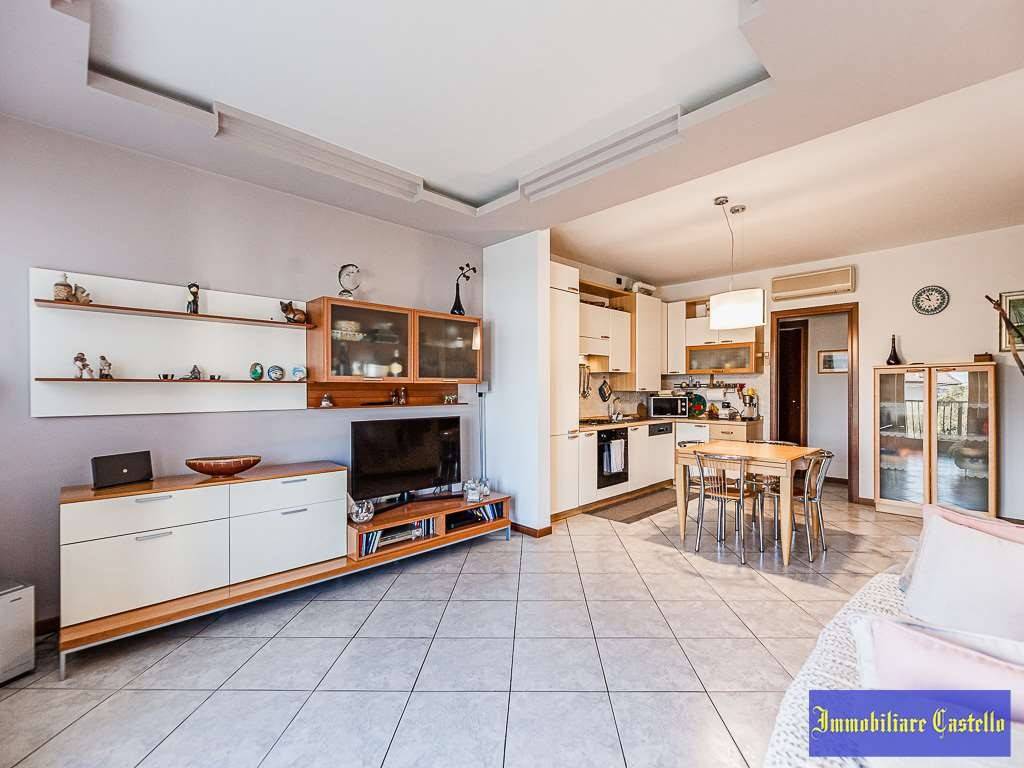appartamento in vendita a Castel d'Azzano in zona San Martino